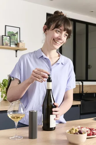 Miniatura 3 de Bomba de vacío eléctrica para vino 100% automática en aluminio, carbono, 14 cm - 5.5 in gris carbón