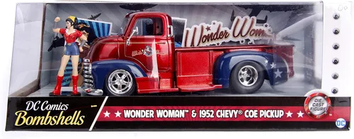 Miniatura 6 de Jada DC Comics Bombshells 1:24 1952 Chevy COE Pickup Auto fundido a presión con figura de la Mujer Maravilla de 2.75 pulgadas, juguetes para niños