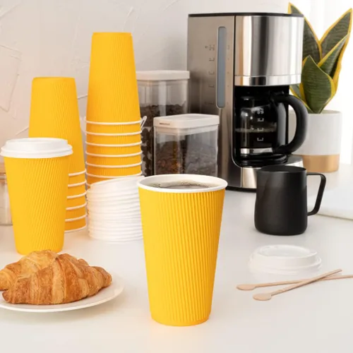 Miniatura 7 de Restaurantware 16 onzas Tazas de papel desechables con pared ondulada, 500 vasos de papel amarillo aislados con diseño de borde enrollado, tapas