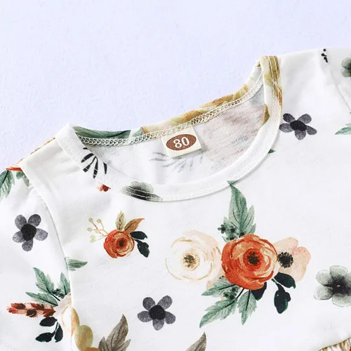 Miniatura 2 de SANMIO Conjunto de ropa para niña, lindo conjunto de camiseta floral con mangas con volantes y pantalones de mezclilla rasgados