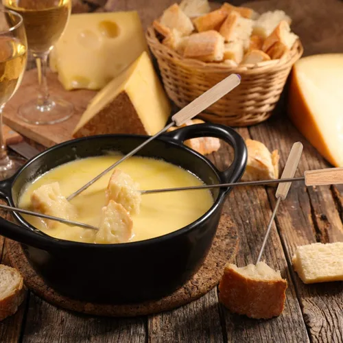 Miniatura 5 de STYDDI Tenedor para fondue, 18 tenedores de acero inoxidable para fondue de codificación de color con mango de madera para fuente de chocolate