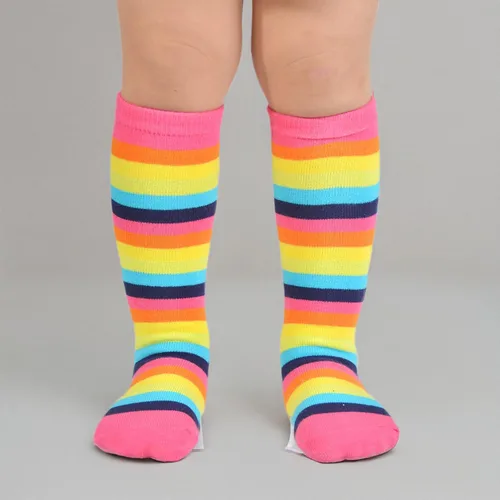 Miniatura 15 de EPEIUS Calcetines altos hasta la rodilla con rayas de arco iris para bebé, calcetines de tubo antideslizantes para uniforme de fútbol para niños