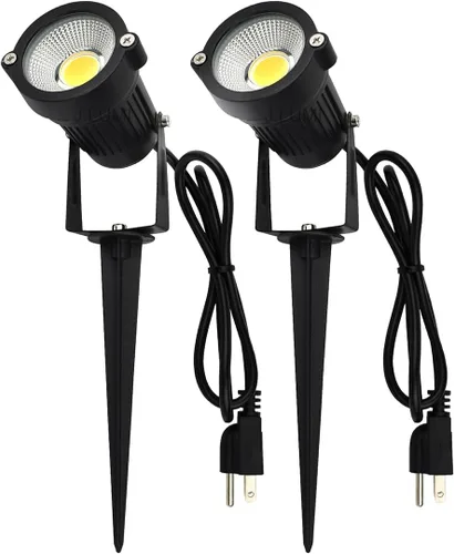 GSS6005 - Foco de enchufe para exteriores, foco LED de paisaje de 5 W, 120 V, 3000 K, blanco cálido, construcción de metal con estaca de tierra,