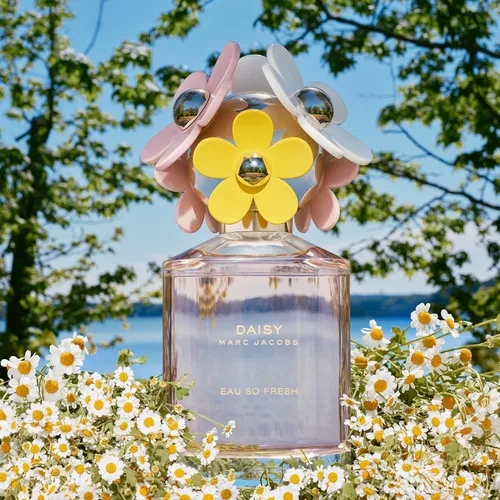 Miniatura 4 de Marc Jacobs Daisy Eau So Fresh Eau de Toilette – Perfume floral fresco para mujer – con notas de frambuesa, rosa silvestre, pomelo y almizcle suave