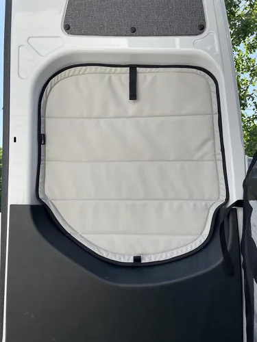VanEssential Cubiertas magnéticas aisladas de plástico para puertas traseras opacas (par) diseñadas para Mercedes-Benz VS30 (años 2019 a la