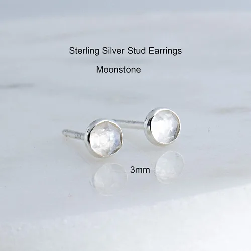 Miniatura 49 de Aretes pequeños de plata de ley para cartílago, tragus, hélix, múltiples piercings hipoalergénicos, piedra natal para mujer, juego de bisel