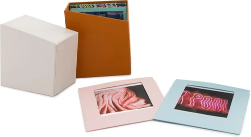 Miniatura 9 de Polaroid Originals Go - Paquete de cámara instantánea (blanco) con paquetes dobles de película y kit de PhotoBox (3 artículos)