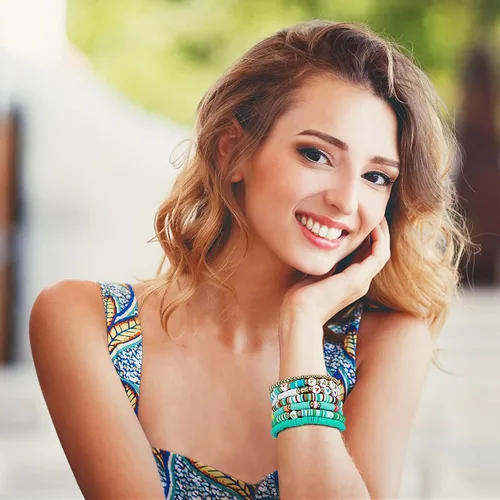 Miniatura 5 de Colorida pulsera elástica apilable, estilo bohemio, con cuentas, pulsera Heishi Surfer apilable Y2K, joyería de moda, conjunto múltiple de amistad