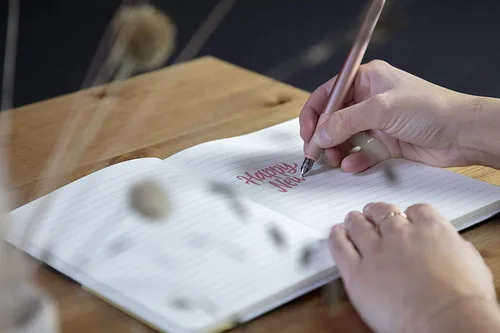 Miniatura 4 de Schneider Callissima Calligraphy - Juego de regalo de pluma estilográfica: albaricoque, 0.043 in, 0.059 in, 0.059 in, 0.071 in + paquete de 6