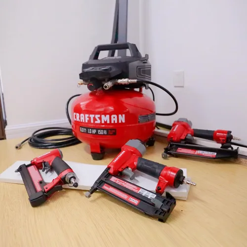 Miniatura 9 de Craftsman Compresor de Aire Tipo Panqueque de 6 Galones Kit Combo de 4 Herramientas, 150 PSI, Libre de Aceite, Incluye Clavadora de Acabado 16GA