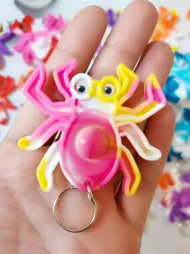 Miniatura 6 de Paquete de 20 llaveros divertidos y únicos de araña, diseño de arcoíris, juguetes para fiestas de Halloween, juguetes para niños, estudiantes