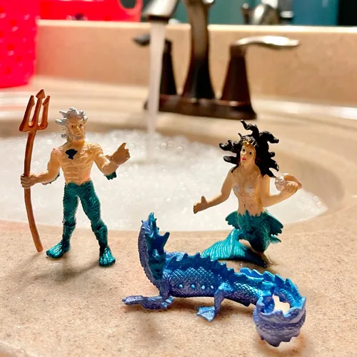 Miniatura 6 de Safari Ltd. Reino mítico TOOB - 8 mini figuras: Quimera, Grifo, Fénix, Unicornio, Dragón marino, Minotauro, Poseidón y Sirena - Figuras de juguete