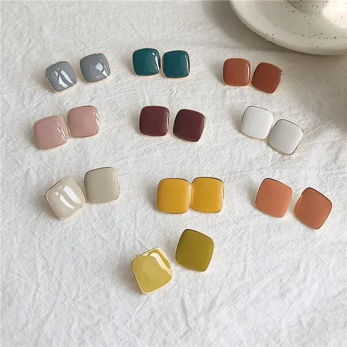Miniatura 6 de Caiyao Aretes de botón cuadrados esmaltados ligeros y coloridos para mujer, pequeños aretes cuadrados para adolescentes, niñas, novia, fiesta