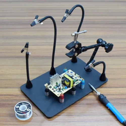 Miniatura 5 de Estación de soldadura con manos de ayuda magnéticas NOEVSBIG con base grande y resistente, 6 soportes para PCB, 5 brazos flexibles con clip
