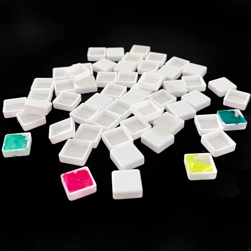 FCLUB 100 sartenes de acuarela vacías – Mini sartenes cuadradas de 0.0 fl oz para paletas de viaje, almacenamiento de pintura de muestra y kits de