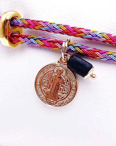 Miniatura 6 de Pulsera chapada en oro de 18 quilates de San Benito con dije de piedra auténtica de azabache Adjustable Cuerda Chapado en oro