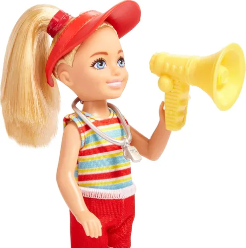 Miniatura 3 de Set de juego Barbie, muñeca pequeña Chelsea que puede ser rubia de socorrista con atuendo y 6 accesorios profesionales