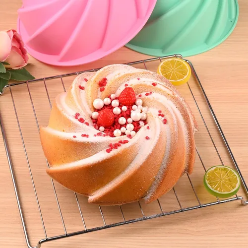 Miniatura 3 de HUAKENER Molde grande acanalado para pasteles (paquete de 2) – Molde de silicona redondo grande para pasteles, brownie, pan de maíz, pastel