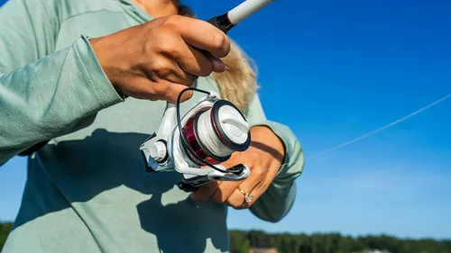 Miniatura 9 de Abu Garcia Max Pro Carrete de pesca giratorio y Combo de caña de pescar