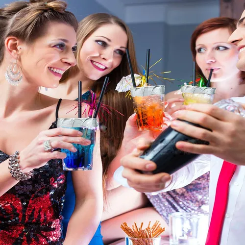 Miniatura 6 de Paquete de 100 tapas de protección para bebidas, fundas para bebidas para protección contra el alcohol, tapa universal para copas de vino y vasos.