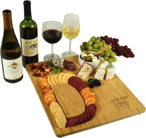 Miniatura 9 de Picnic at Ascot Tablero de queso/embutidos de bambú personalizado personalizado con un surco fresado en forma de letra para galletas – Incluye salsa