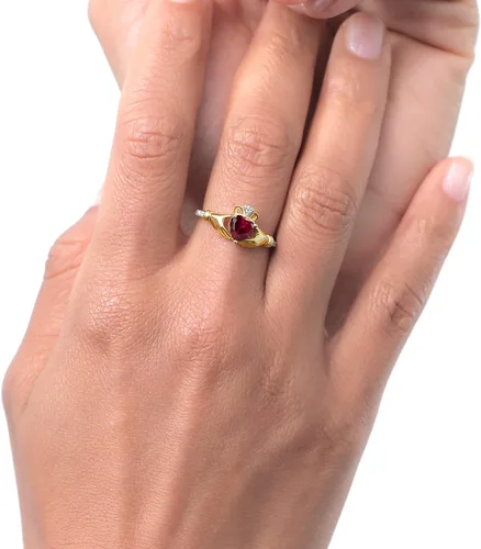 Miniatura 95 de Gem Stone King Anillo de compromiso claddagh celta irlandés de oro amarillo de 10 quilates con piedra preciosa en forma de corazón de 0.236 in
