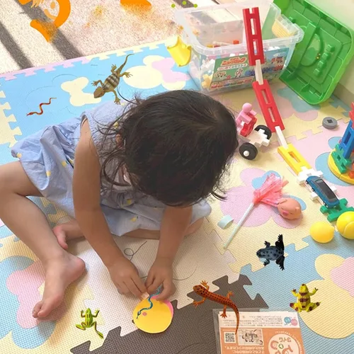 Miniatura 6 de Juego de 36 juguetes de plástico para reptiles, serpientes, lagartos y ranas para cognición de animales, recuerdos de fiesta de cumpleaños, juguetes