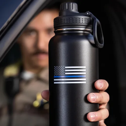 Miniatura 7 de Botella de agua aislada, negro, acero inoxidable, 32 onzas, diseño de bandera estadounidense de línea azul fina, boca ancha
