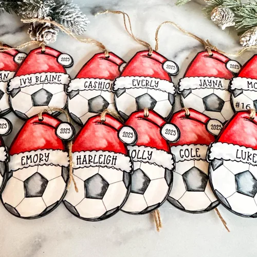 Miniatura 6 de Adorno de fútbol 2025 Decoración de Navidad personalizada con nombre y número personalizados Regalo deportivo para jugadores, entrenadores y equipos