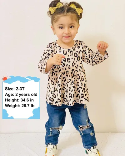 Miniatura 2 de SANMIO Conjunto de ropa para niña, lindo conjunto de camiseta floral con mangas con volantes y pantalones de mezclilla rasgados