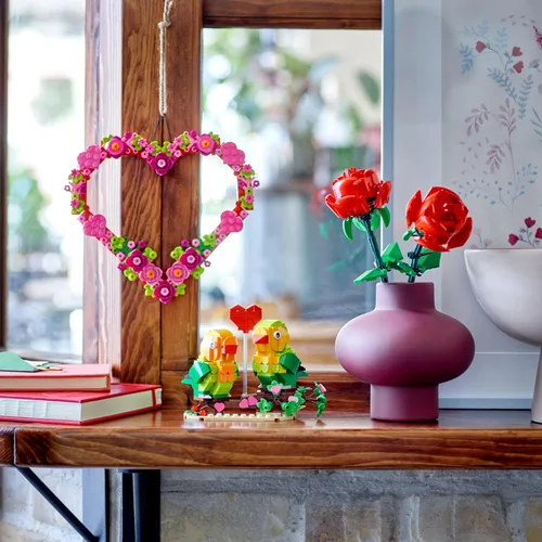 Miniatura 4 de LEGO Juego de juguetes de construcción de adornos de corazón, idea divertida de artes y manualidades para niñas y niños, a partir de 9 años