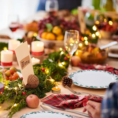 Miniatura 6 de FLOWERCAT Juego de 175 piezas de platos de Navidad y platos de bayas de acebo - Platos desechables de Navidad Incluyen 50 platos de plástico