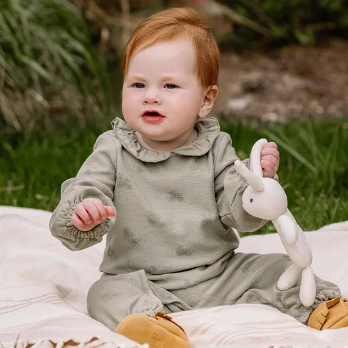 Miniatura 4 de Burt's Bees Baby Sonajero Unisex para Bebé, Peluche Sensorial de Animales de Guardería Hecho con Carcasa de Algodón 100% Orgánico y Relleno de Bunny