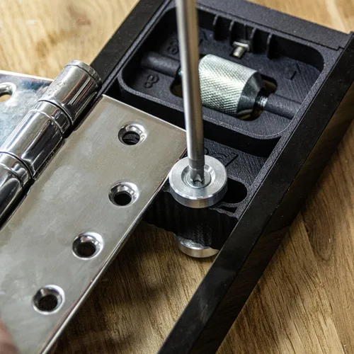 Miniatura 8 de Trend AnyDoor - Kit de plantilla de bisagra de tope, ajustable de 2'6" a 9', enruta rápida y precisamente bisagras cuadradas o de radio en puertas