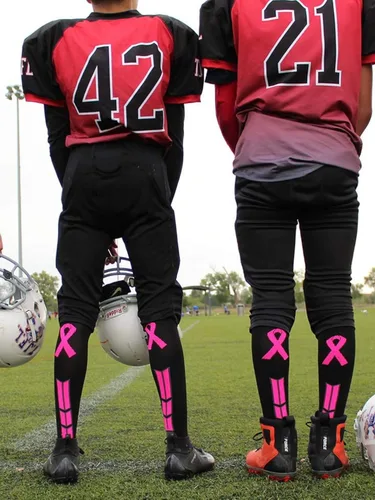 Miniatura 5 de MadSportsStuff Triumph - Calcetines de concientización sobre el cáncer de mama con cinta rosa para fútbol, béisbol, softbol, niños, niñas y hombres