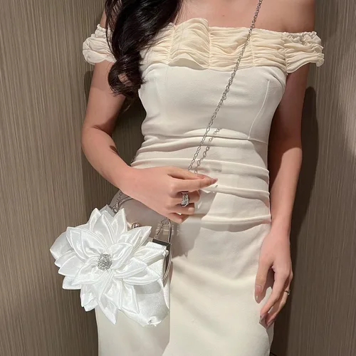 Miniatura 7 de Elegante bolso de noche floral para mujer, bolso de embrague nupcial de boda con diamantes de imitación, bolso de flores de satén para dama