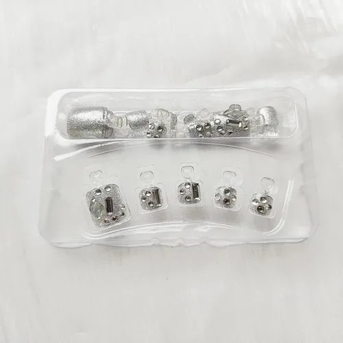 Miniatura 4 de Uñas postizas a presión con purpurina plateada, uñas postizas de cobertura completa, uñas postizas cuadradas de acrílico con diseño de diamantes
