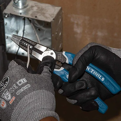 Miniatura 9 de Klein Tools K12065CR - Pelacables, cortador y herramienta engarzadora, fabricado en Estados Unidos, para cortar, pelar, engarzar y torcer