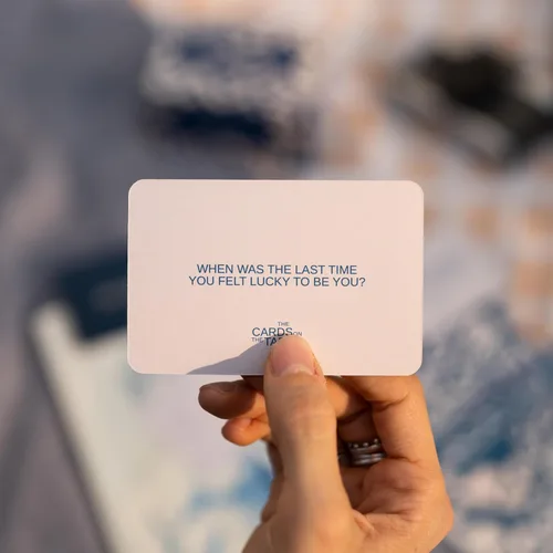 Miniatura 8 de Edición en Inglés - 152 Tarjetas de Conversación de Temas de Mesa para Conexiones Significativas Perfecto para Amigos, Familiares y Parejas