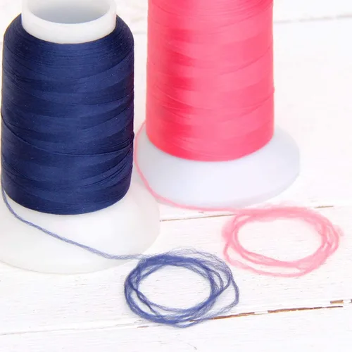 Miniatura 4 de Hilo elástico lanudo de Threadart para serger - Bobinas de 1000 m - Hilo de nailon para traje de baño, lencería, tejidos - Negro - Color 9228