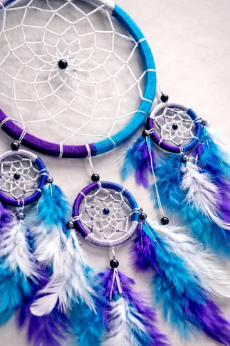 Miniatura 3 de OMA Atrapasueños – Colores tradicionales de tie-dye hechos a mano, plumas turquesa, morado y blanco – Tamaño grande – 9 pulgadas de diámetro y 30