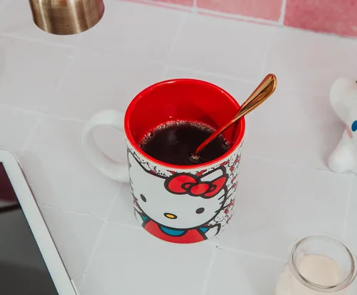 Miniatura 6 de Sanrio - Taza de cerámica de Hello Kitty Allover Faces Taza de café grande sin BPA para expreso, té, capacidad para 20 onzas