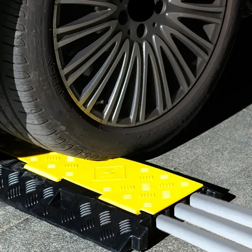 Miniatura 5 de CXRCY Rampa de cable, 1 paquete de 5 canales, protector de cable de goma de PVC, capacidad de 18,000 libras, resistente, protección de canales