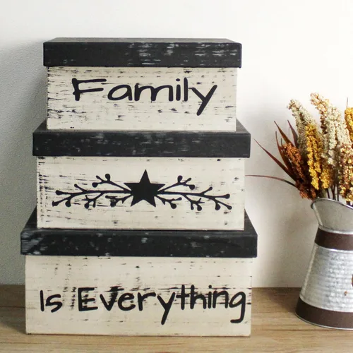 Miniatura 3 de CVHOMEDECO. Cajas anidadas rectangulares vintage primitivas de cartón “La familia lo es todo”, grandes 12 x 9 x 14 cm. Juego de 3.