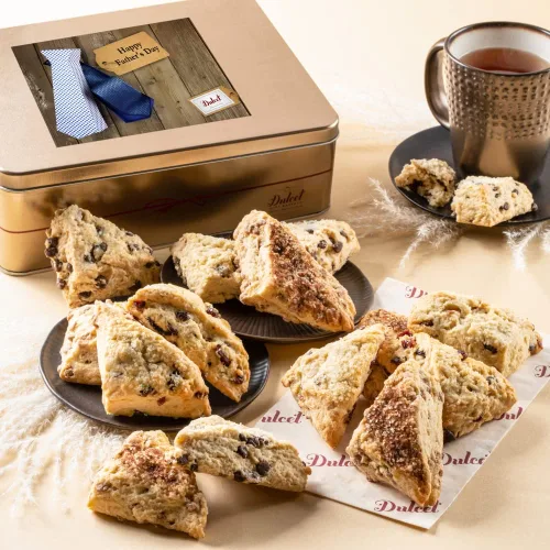 Dulcet Gift Baskets Artesano Scone - Lata de regalo para el día del padre, pasteles gourmet para papá, abuelo, novio o compañero de trabajo.