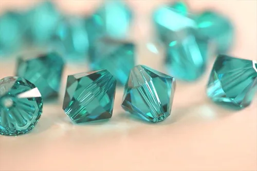 Miniatura 41 de 100 piezas auténticas Preciosa de 3 mm (0,12 pulgadas) cuentas sueltas de cristal bicono facetado pequeño amatista púrpura compatibles con cristales