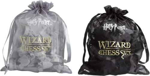 Miniatura 6 de Juego de ajedrez de Harry Potter de The Noble Collection