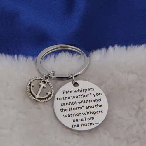 Miniatura 4 de FEELMEM Llavero con texto en inglés "I am The Storm Destino Whispers to The Warrior