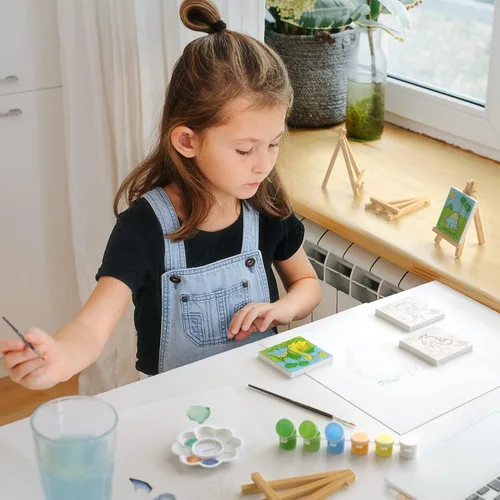 Miniatura 7 de ARTEZA Kids Kit de pintura de dinosaurios, 4 lienzos de 3 x 3 pulgadas, 4 caballetes, 12 pinturas acrílicas, 2 pinceles de pintura, 1 paleta