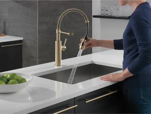 Miniatura 4 de DELTA - Grifo de cocina comercial estilo Antoni Pro con rociador desplegable, grifo de fregadero de cocina de un solo orificio dorado cepillado